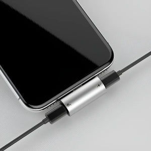 Adaptador Lightning a Jack 3.5 mm + Carga Baseus